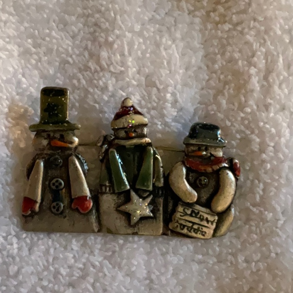 Metal snow people